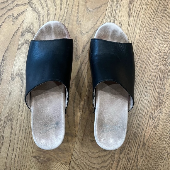 Dansko Maci Slides in Black - Picture 2 of 5